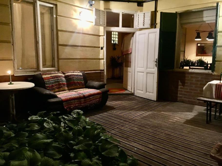Vintage Studio Apartment, Garden And Free Parking Budapest Exterior foto